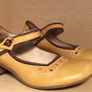 Fidji Women's L424 Dress Pump,Yellow/Brown,39.5 EU